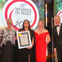 Meat Businesswoman Award – Poultry: Winner – Beatriz Curran, Pilgrim’s Europe. (L-R) Julie Peasgood, Beatriz Curran, Rebecca Harris of category partner Klöckner Pentaplast and Rory Bremner.